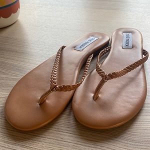 Steve Madden Flip Flops (never worn)